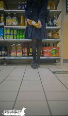 82岁老人找20多岁小伙子