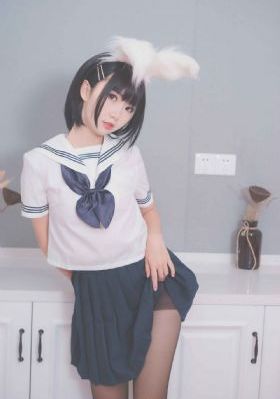 男男总裁开会被罚带着东西